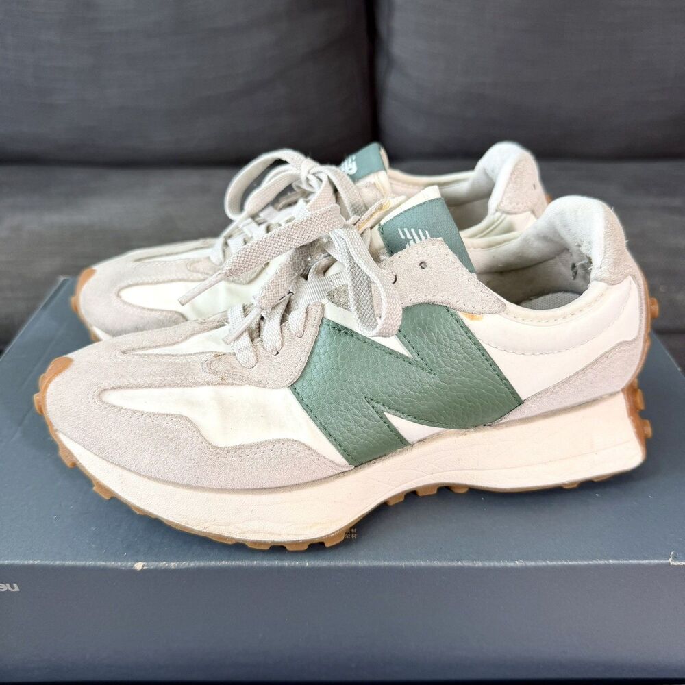 New Balance 327 White Green Suede Canvas Running Shoes Women's Size 8
